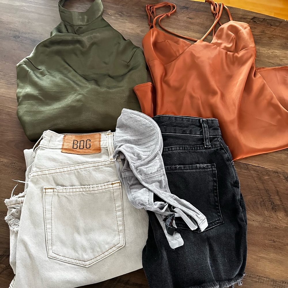 Urban Outfitters BUDNLE LOT